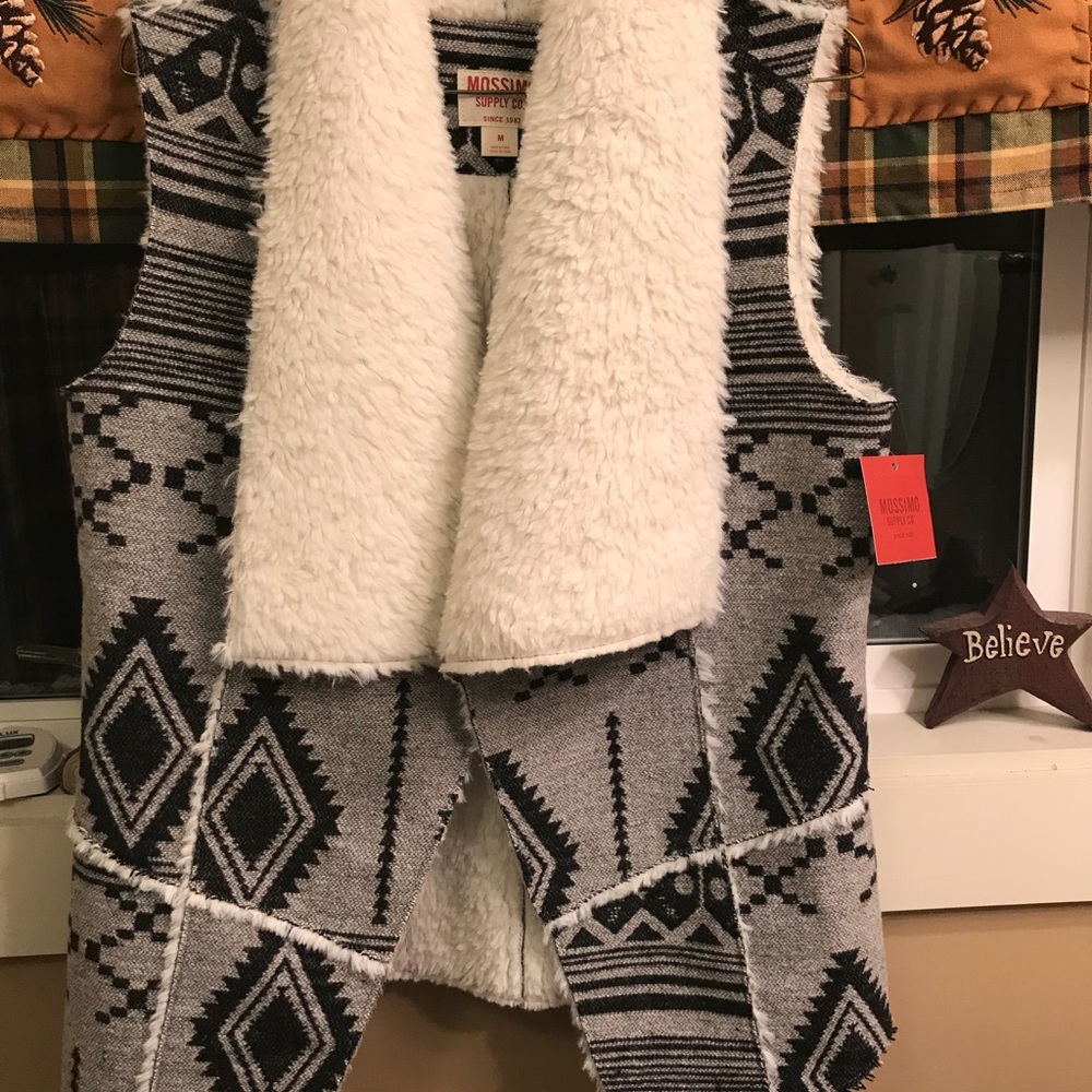 Women’s Mossimo Aztec vest size M
